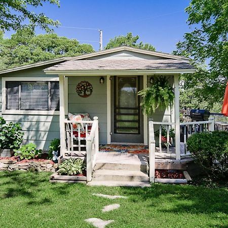 Sara'S Cottage Eureka Springs Exterior photo